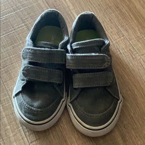 Cat and jack Velcro shoes 6